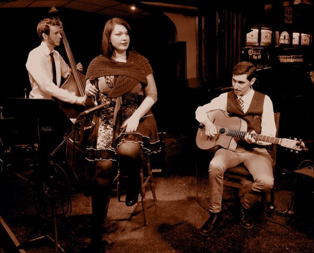 Gallery photo 3 of Denielle and the Honeytones