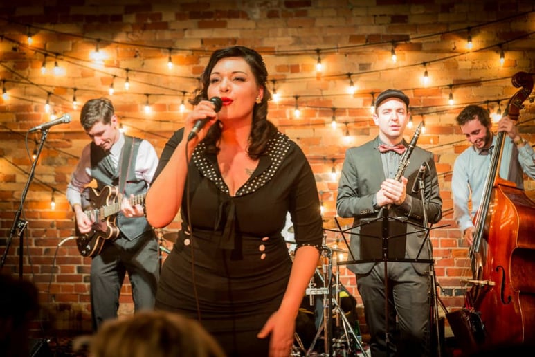 Gallery photo 1 of Denielle and the Honeytones