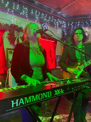 Gallery photo 1 of Denise La Grassa Band