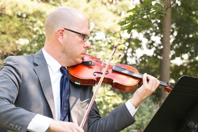 Gallery photo 1 of Adam Mikitzel Violinist