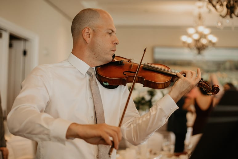 Gallery photo 3 of Adam Mikitzel Violinist