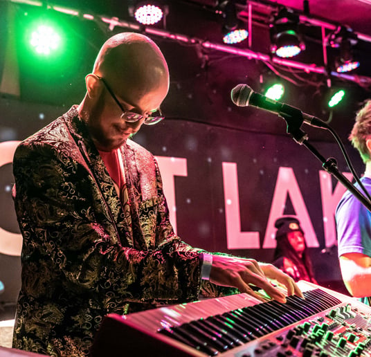 Gallery photo 1 of Denver Piano Man