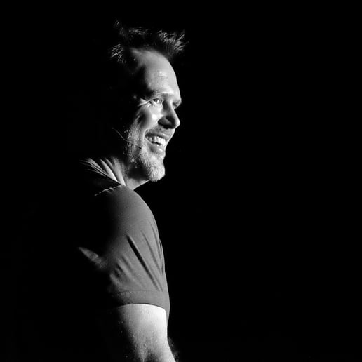 Gallery photo 2 of Motivate. Laugh. Simplify - Derrick Tennant