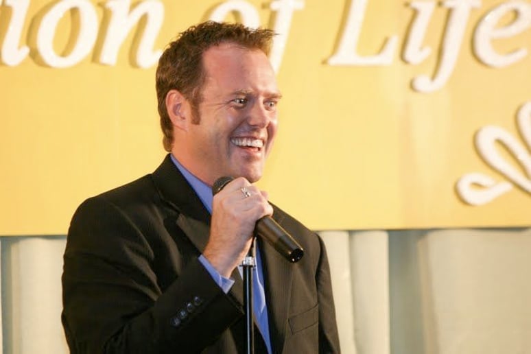 Gallery photo 4 of Motivate. Laugh. Simplify - Derrick Tennant