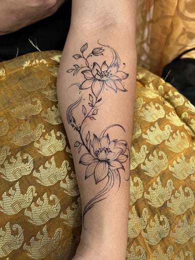 Gallery photo 7 of Desert Flower Henna