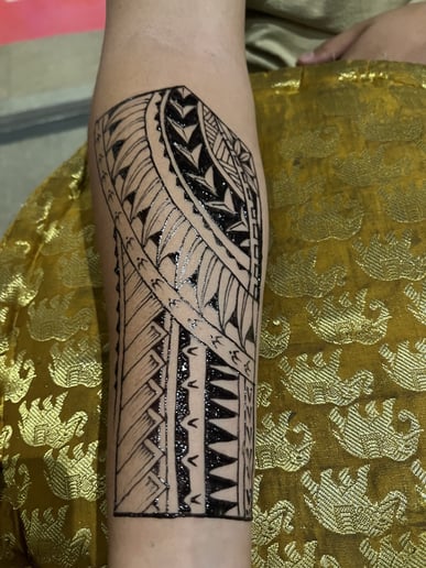 Gallery photo 10 of Desert Flower Henna