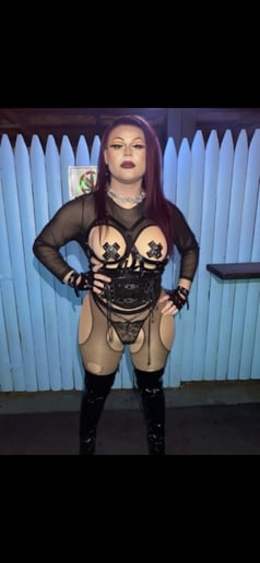 Gallery photo 7 of Desireé Moonshine