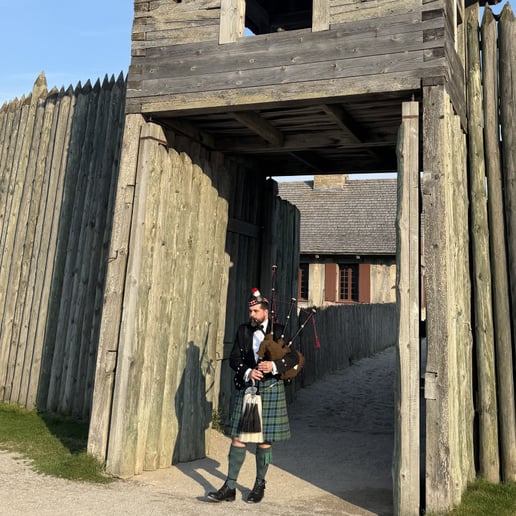 Gallery photo 3 of Detroit Bagpipes