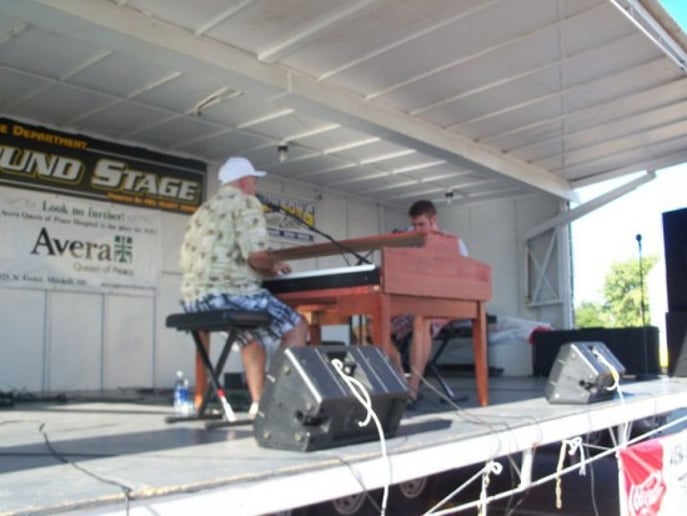 Gallery photo 5 of Dueling Duo