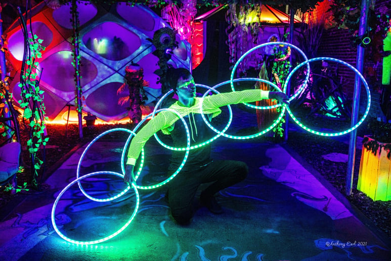 Gallery photo 4 of Alien Flow Performance Art