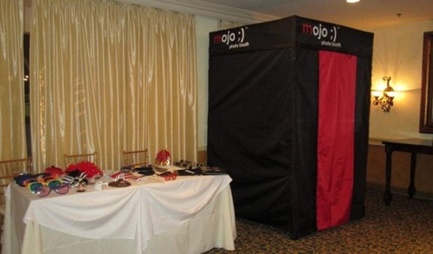 Gallery photo 3 of Devine Entertainment Photo Booths