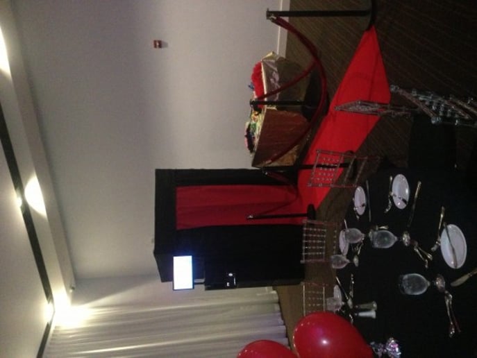 Gallery photo 4 of Devine Entertainment Photo Booths