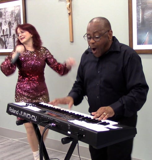 Gallery photo 3 of DeVoe Music Party Band
