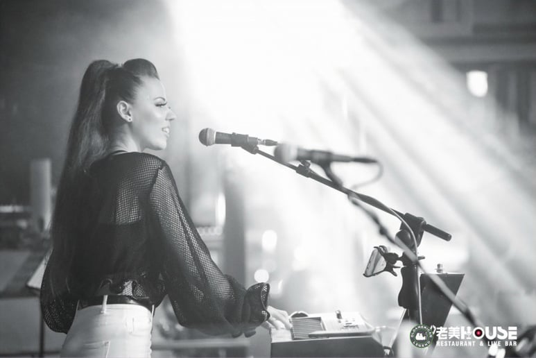 Gallery photo 5 of Mellow Phonic