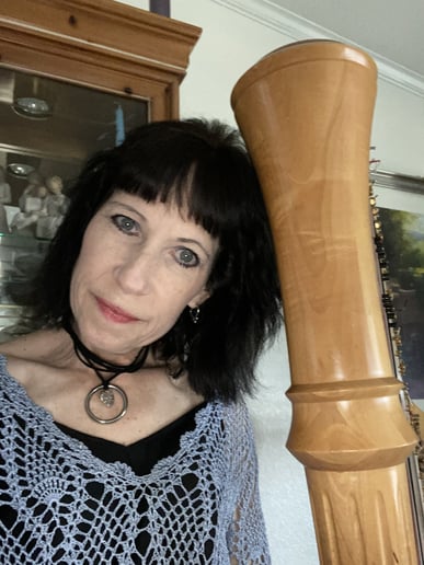 Gallery photo 4 of Dian Repp-Harpist