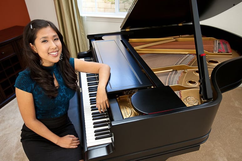 Gallery photo 1 of Diana Li