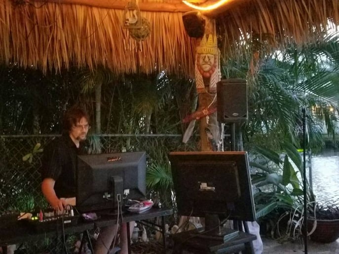 Gallery photo 1 of Dino's Karaoke and DJ