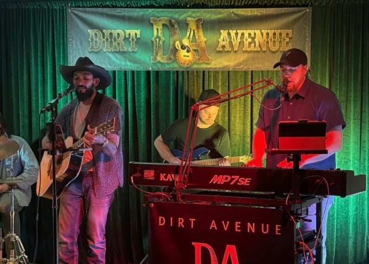 Gallery photo 7 of Dirt Avenue