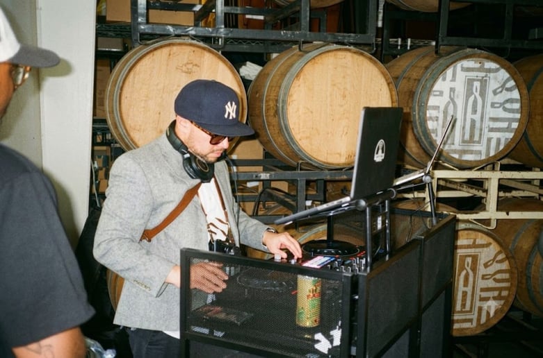 Gallery photo 1 of Discovery Records DJ Services