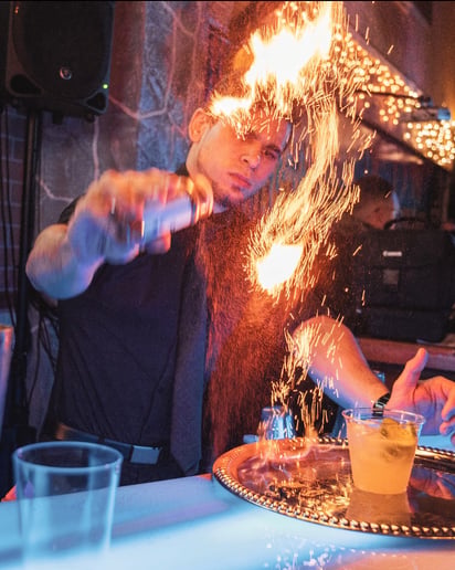 Gallery photo 4 of Ditragos- bartending services