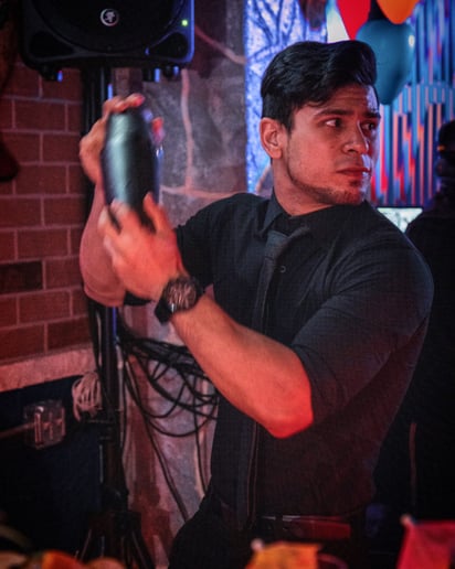 Gallery photo 5 of Ditragos- bartending services
