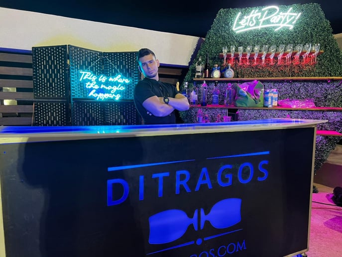 Gallery photo 6 of Ditragos- bartending services
