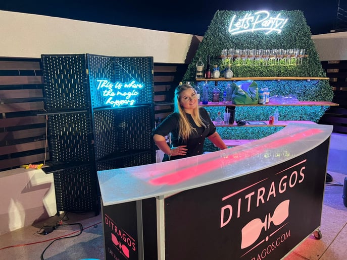 Gallery photo 7 of Ditragos- bartending services