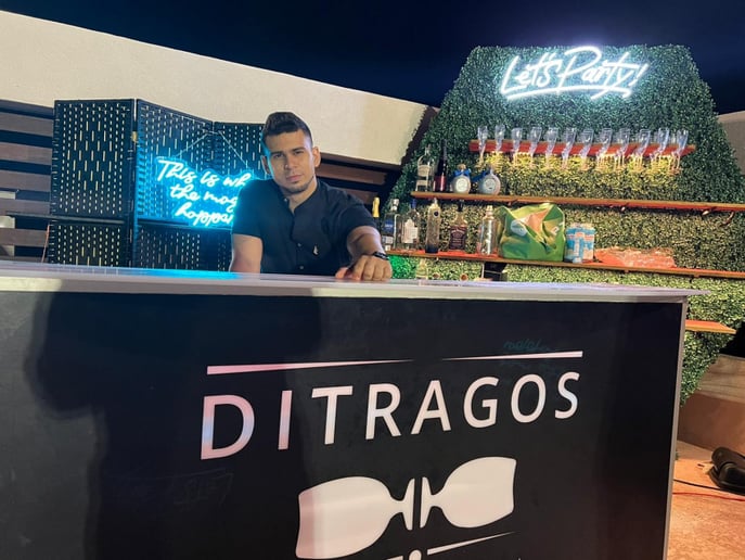 Gallery photo 10 of Ditragos- bartending services