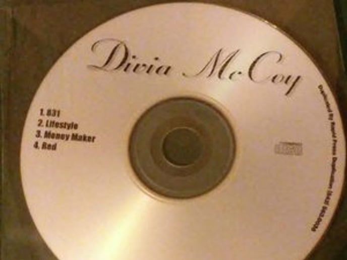 Gallery photo 9 of Divia McCoy