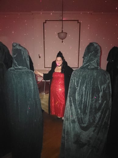 Gallery photo 9 of Kristen Tinsley Psychic Medium & Comedian