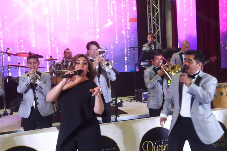 Gallery photo 30 of Divine Grupo Musical