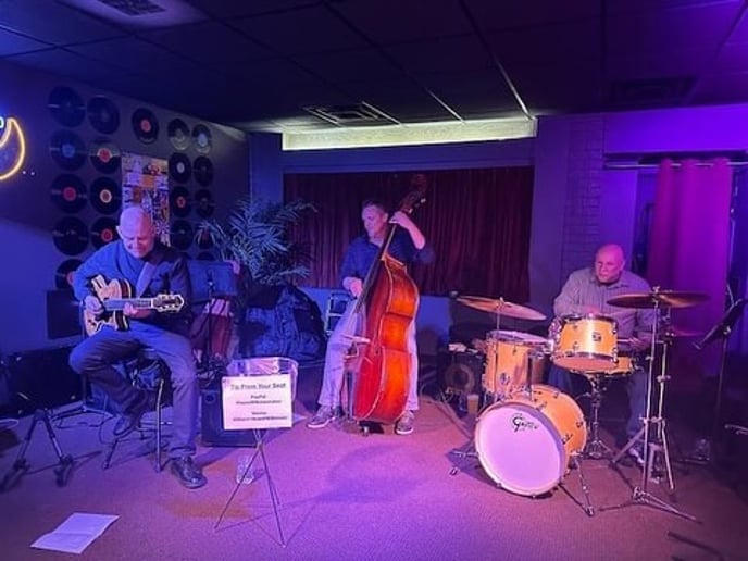 Gallery photo 6 of Dizzy Charlie's Music & Events