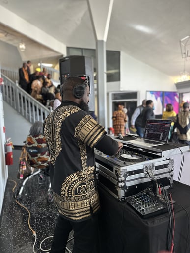 Gallery photo 1 of DJ-A.K.