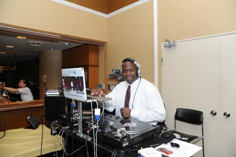 Gallery photo 1 of Dj2tru