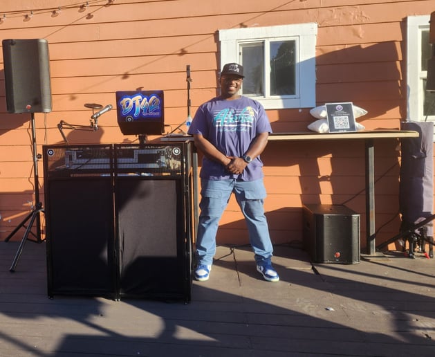 Gallery photo 1 of Dj4q