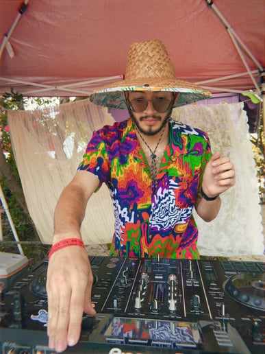 Gallery photo 2 of DJ Adrian Mason