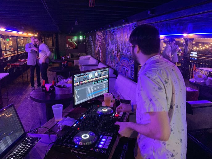 Gallery photo 5 of DJ Adrian Mason