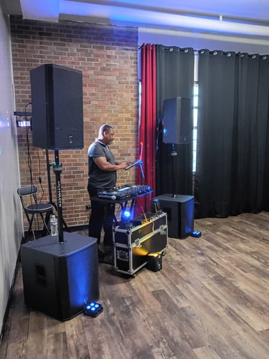 Gallery photo 20 of DJ Advance