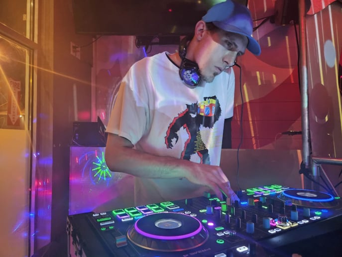Gallery photo 8 of DJ Afterburner Wedding specialist