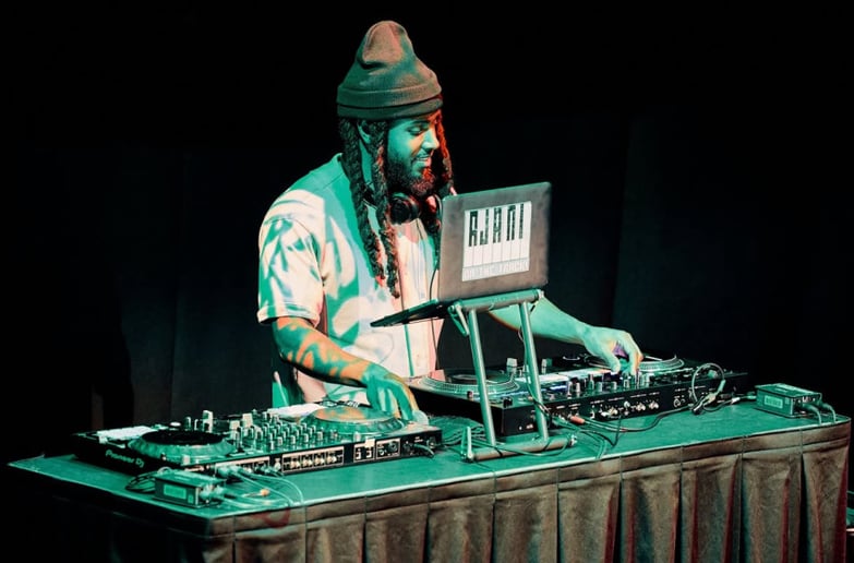 Gallery photo 13 of DJ Ajani