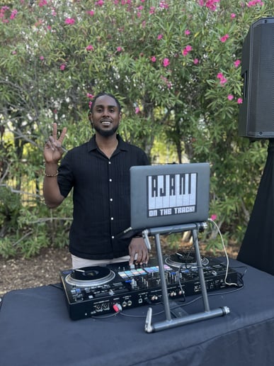 Gallery photo 14 of DJ Ajani