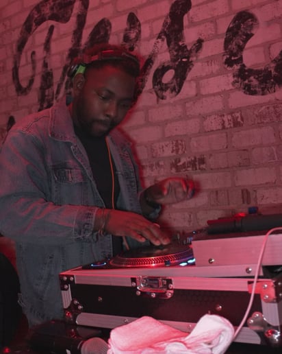 Gallery photo 1 of DJ Alley