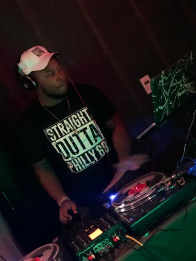 Gallery photo 1 of DJ Vino McFly