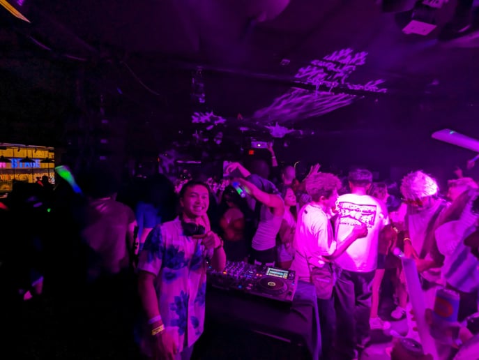 Gallery photo 4 of DJ Anyx