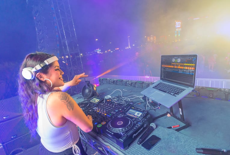 Gallery photo 7 of Dj Aravi