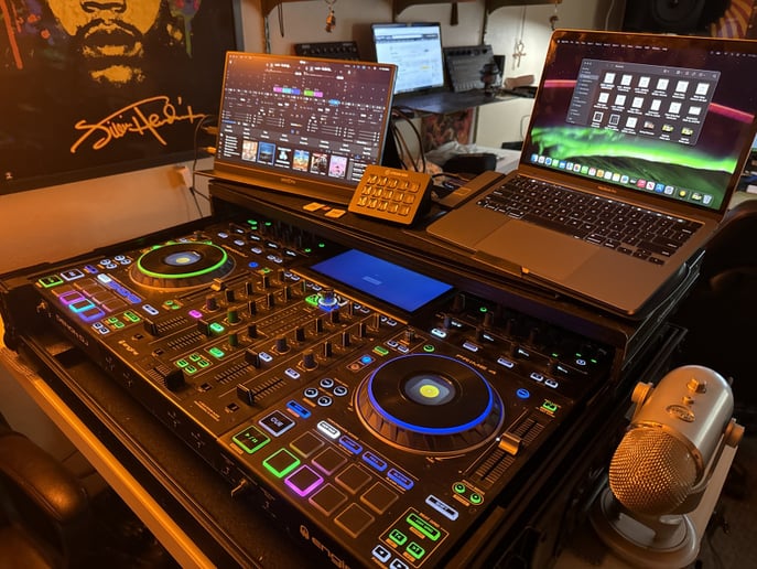 Gallery photo 1 of DJ Arcani reign