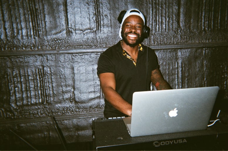 Gallery photo 8 of DJ Arctic Vibe