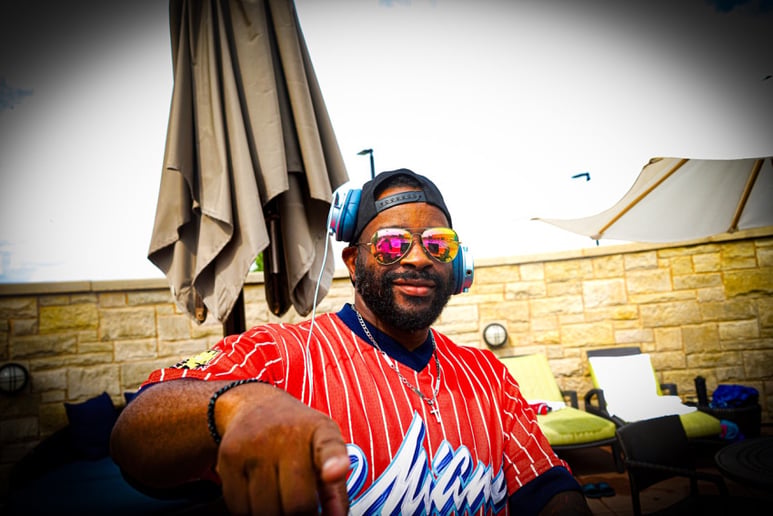 Gallery photo 7 of DJ Arctic Vibe