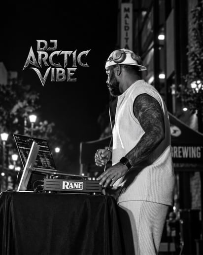 Gallery photo 9 of DJ Arctic Vibe