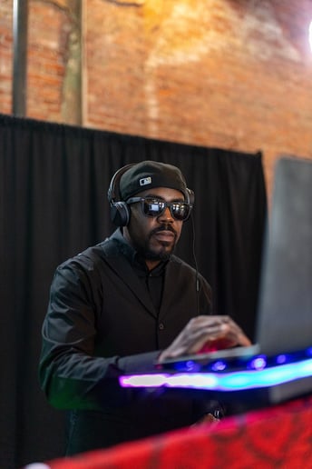 Gallery photo 9 of Dj Art